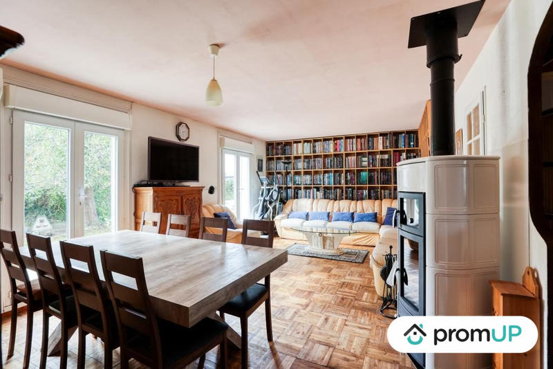 Maison - 95 m² - 8 pièces