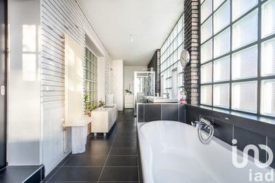 Maison - 369 m² - 12 pièces