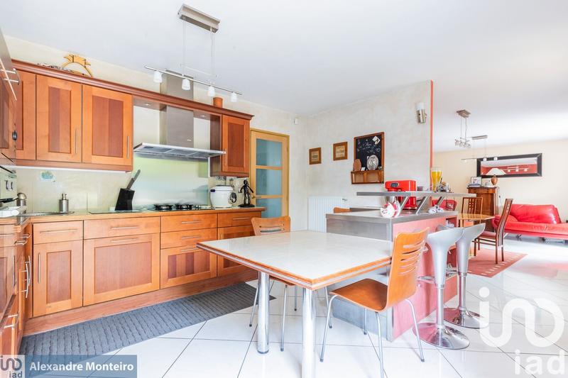 Maison - 180 m² - 8 pièces