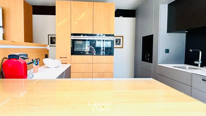 Maison - 240 m² - 5 pièces