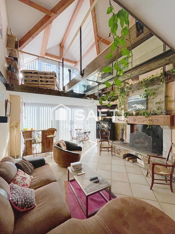 Maison - 239 m² - 6 pièces