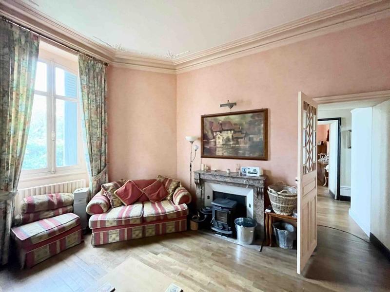 Maison de maîtres - 222 m² - 9 pièces