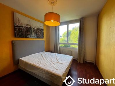 Appartement - 95 m² - 6 pièces