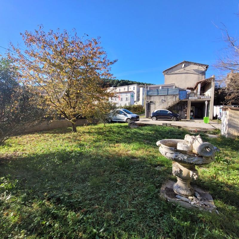 Maison - 148 m² - 9 pièces