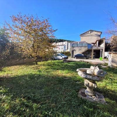 Maison - 148 m² - 9 pièces