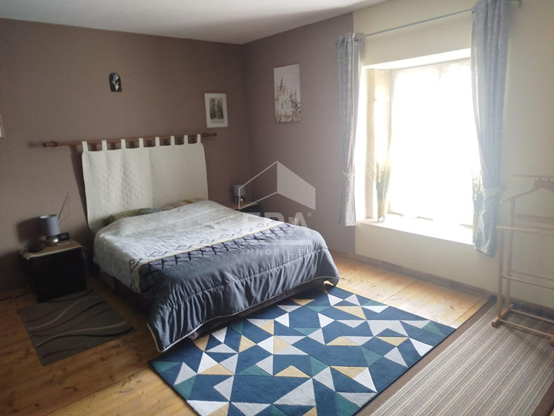 Maison - 301 m² - 15 pièces