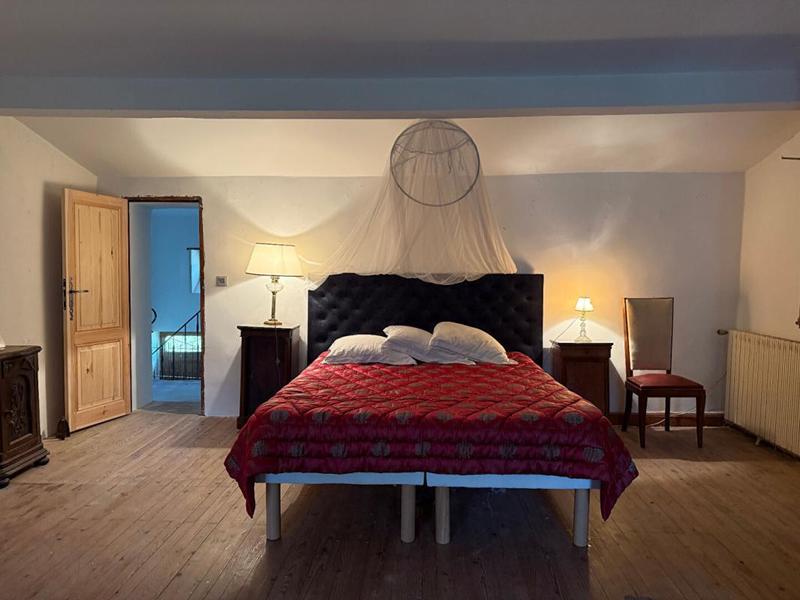 Maison - 255 m² - 7 pièces