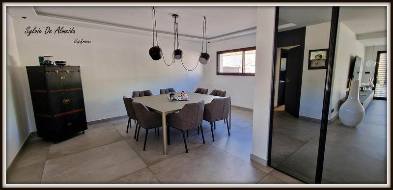 Propriété - 240 m² - 8 pièces