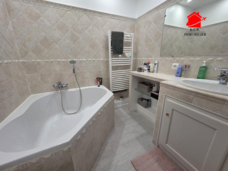 Appartement - 103 m² - 4 pièces