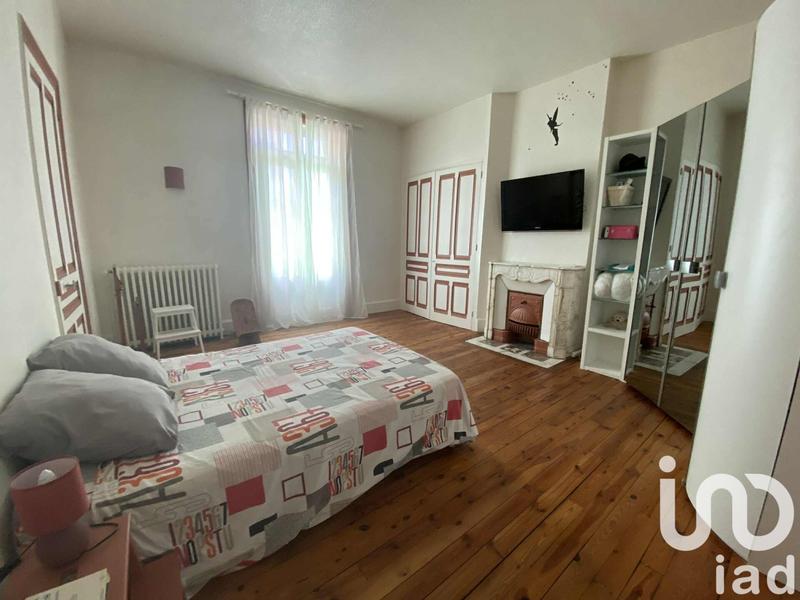 Maison - 220 m² - 7 pièces