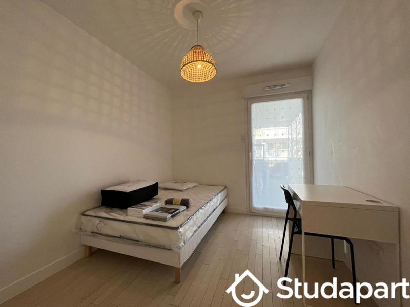 Chambre - 11 m² - 1 pièce