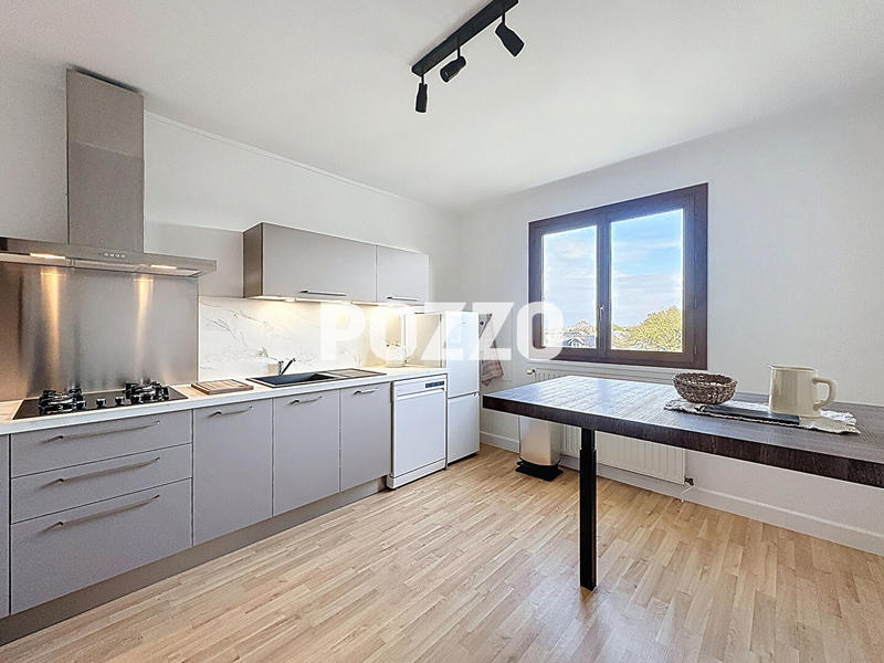 Appartement - 93 m² - 3 pièces