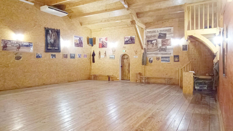 Propriété - 345 m² - 4 pièces