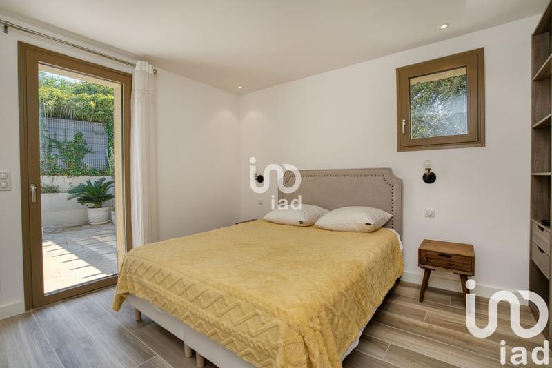 Maison - 220 m² - 6 pièces