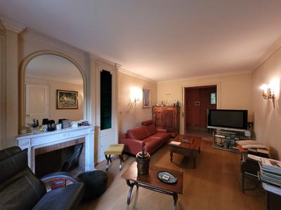 Maison - 284 m² - 8 pièces