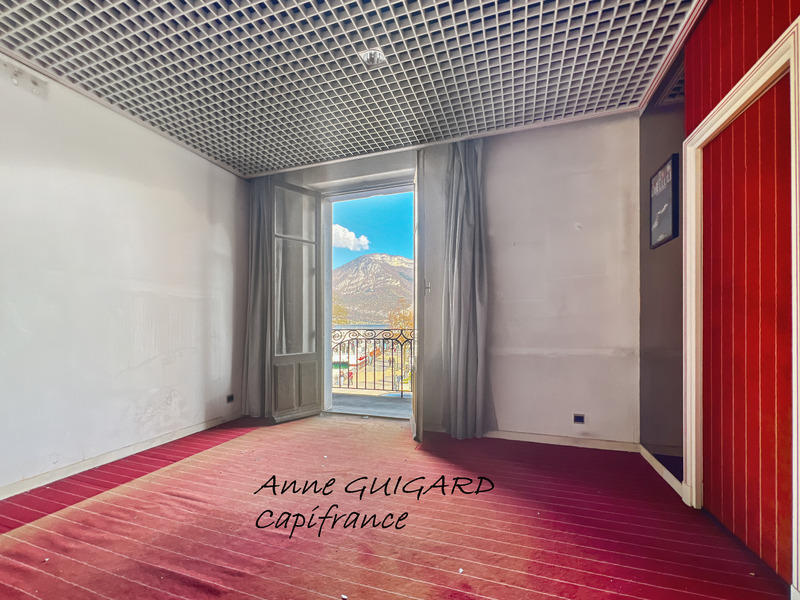 Appartement ancien - 92 m² - 4 pièces