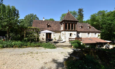Maison - 340 m² - 10 pièces