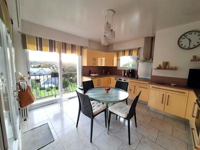 Maison - 185 m² - 7 pièces