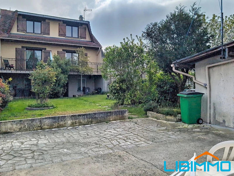 Maison - 200 m² - 6 pièces