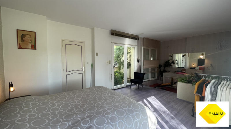 Maison contemporaine - 285 m² - 6 pièces