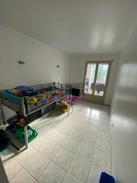 Maison - 209 m² - 8 pièces