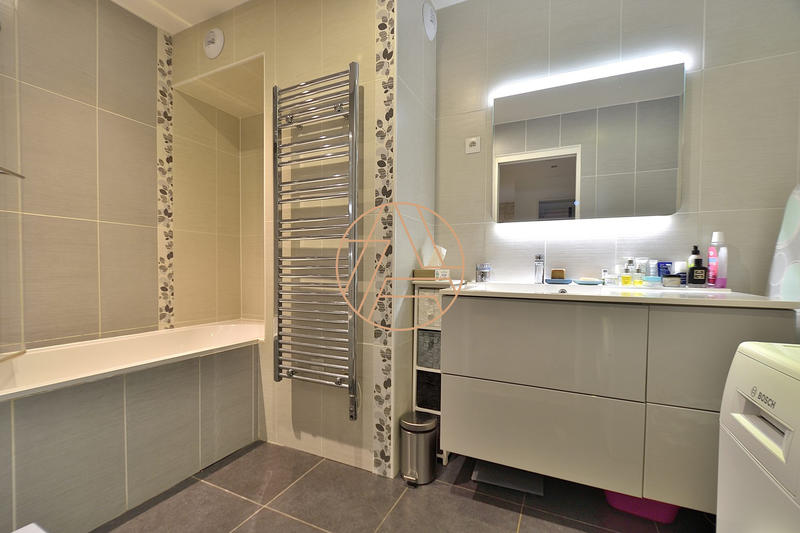 Appartement - 79 m² - 3 pièces