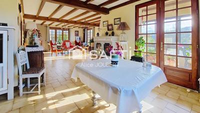 Maison - 138 m² - 4 pièces