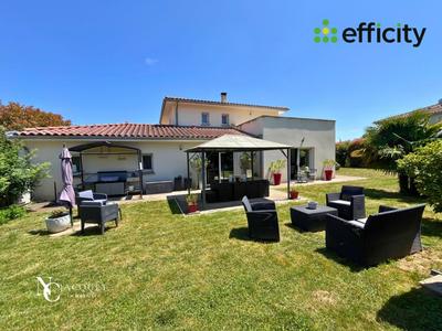 Maison - 161 m² - 7 pièces