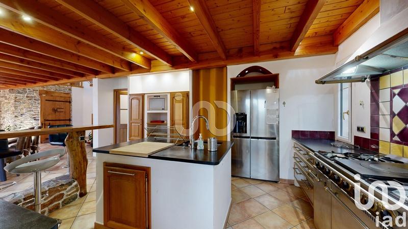 Maison - 213 m² - 6 pièces