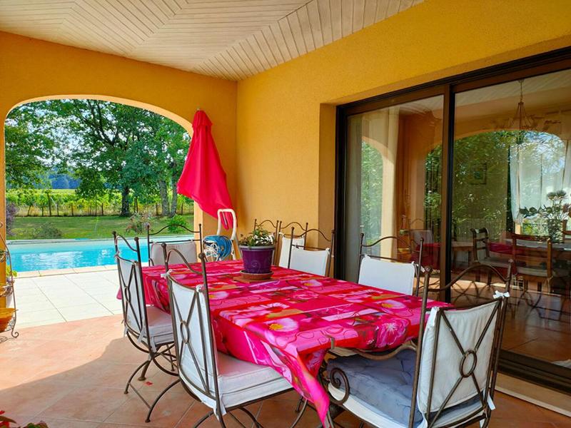 Maison - 236 m² - 8 pièces