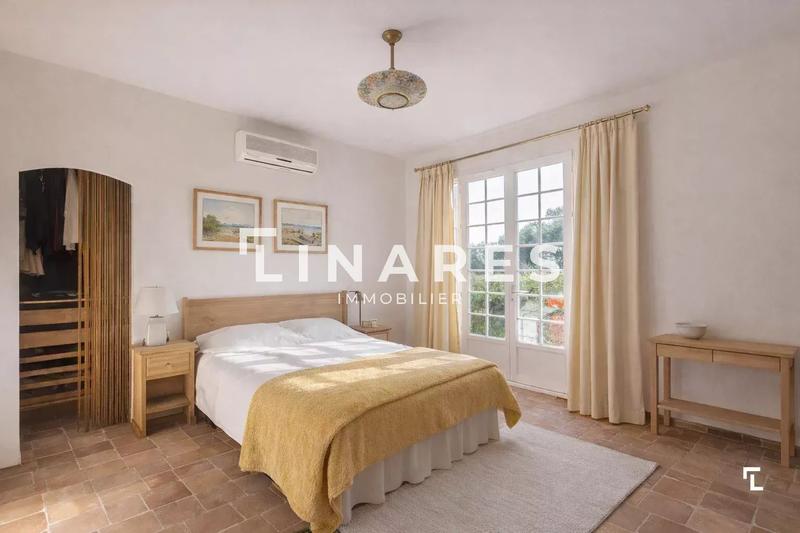 Maison - 369 m² - 7 pièces