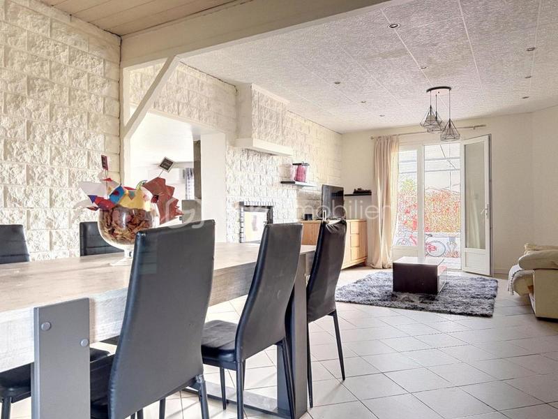 Maison traditionnelle - 155 m² - 6 pièces