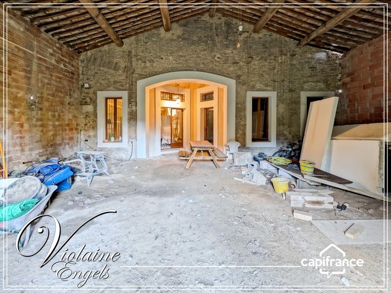 Maison - 240 m² - 10 pièces