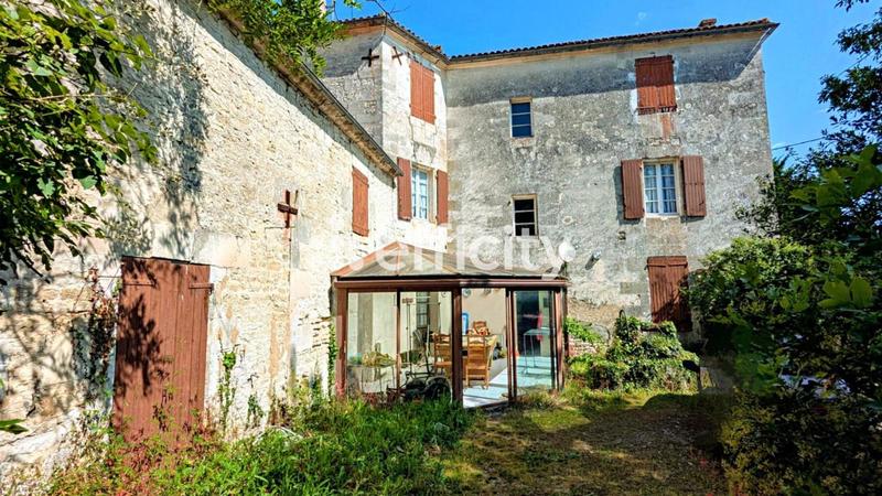 Maison de bourg - 206 m² - 10 pièces