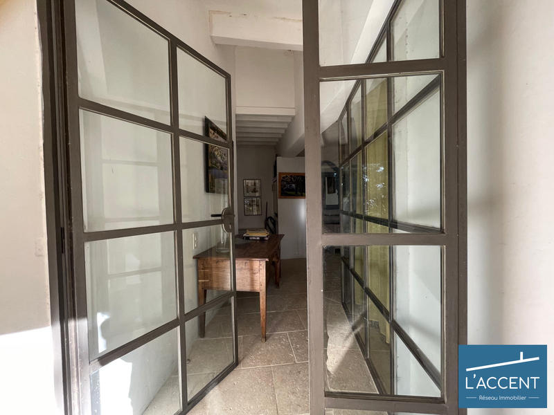 Maison - 375 m² - 15 pièces