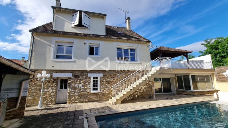 Maison - 295 m² - 9 pièces