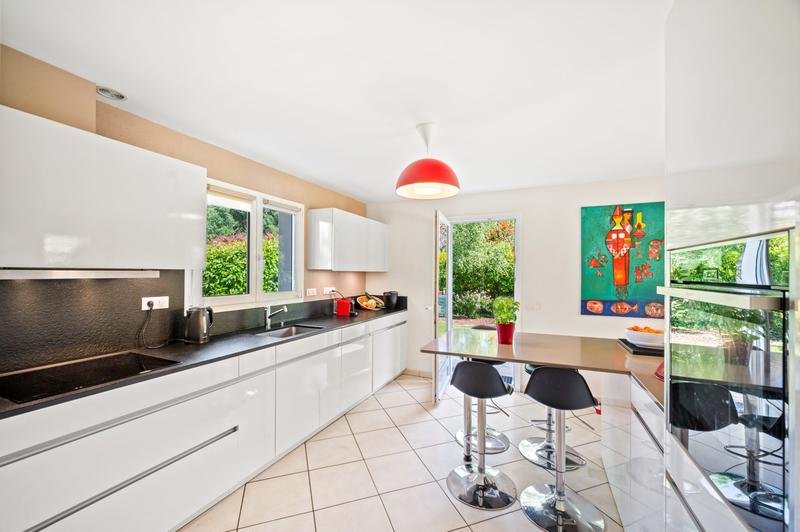 Maison - 220 m² - 7 pièces