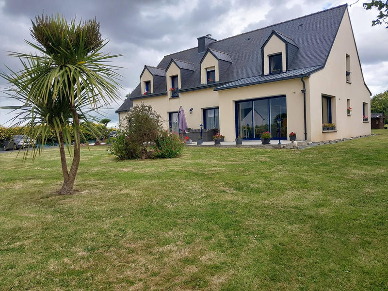 Maison - 210 m² - 8 pièces