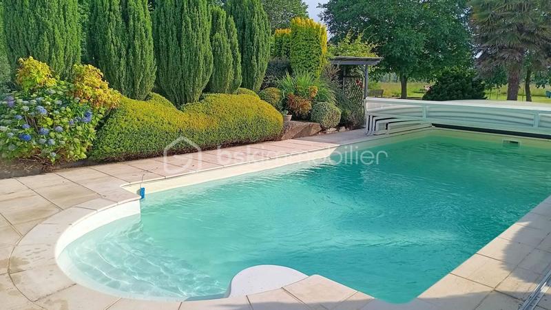 Propriété - 322 m² - 11 pièces