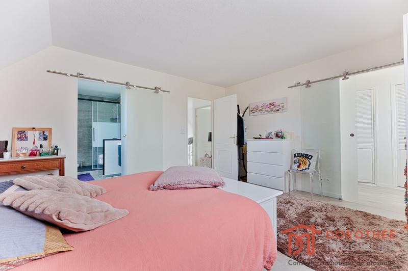 Maison - 227 m² - 8 pièces