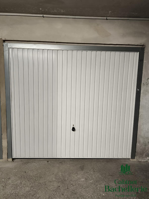 Parking / Garage - 15 m²