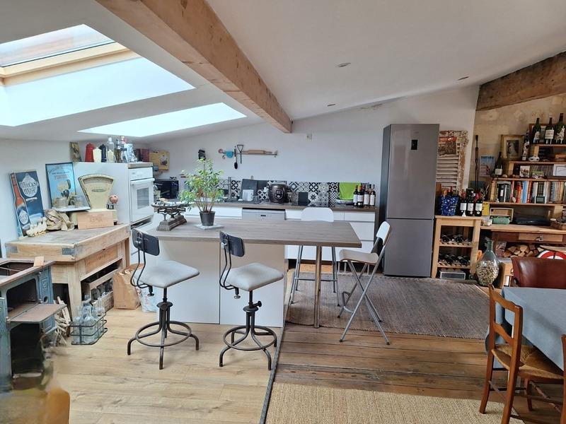 Appartement - 96 m² - 2 pièces