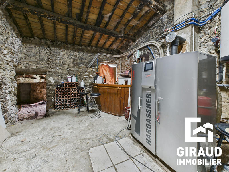 Maison ancienne - 247 m² - 6 pièces