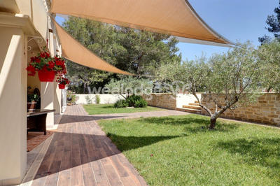 Bastide - 334 m² - 9 pièces