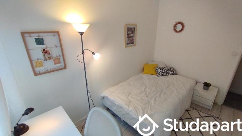 Chambre - 11 m² - 1 pièce