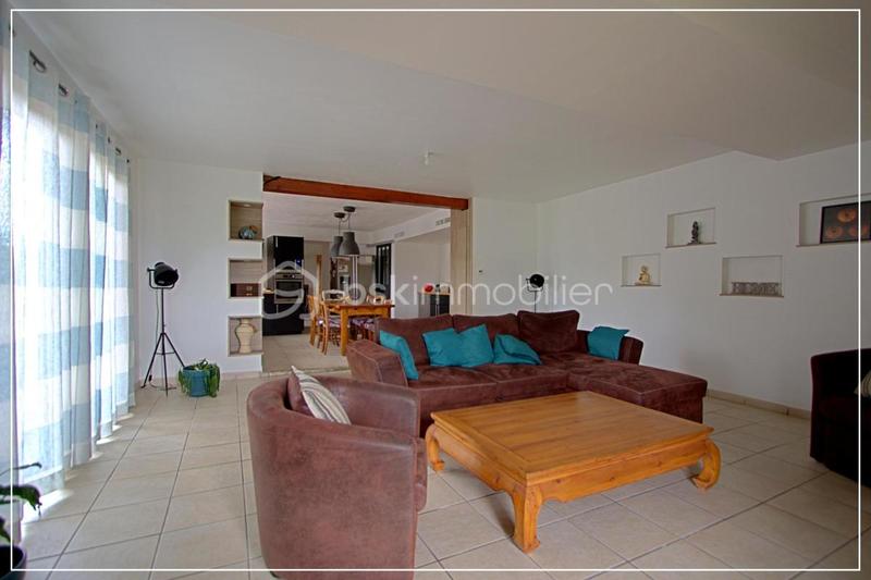 Maison traditionnelle - 165 m² - 8 pièces