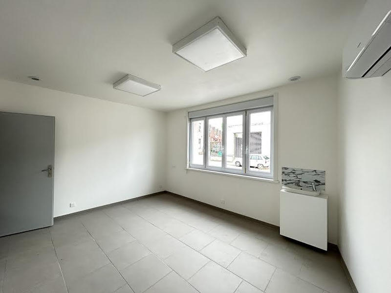 Local commercial - 61 m² - 4 pièces