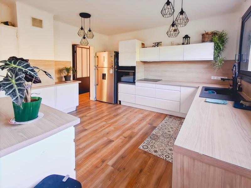 Maison - 301 m² - 10 pièces