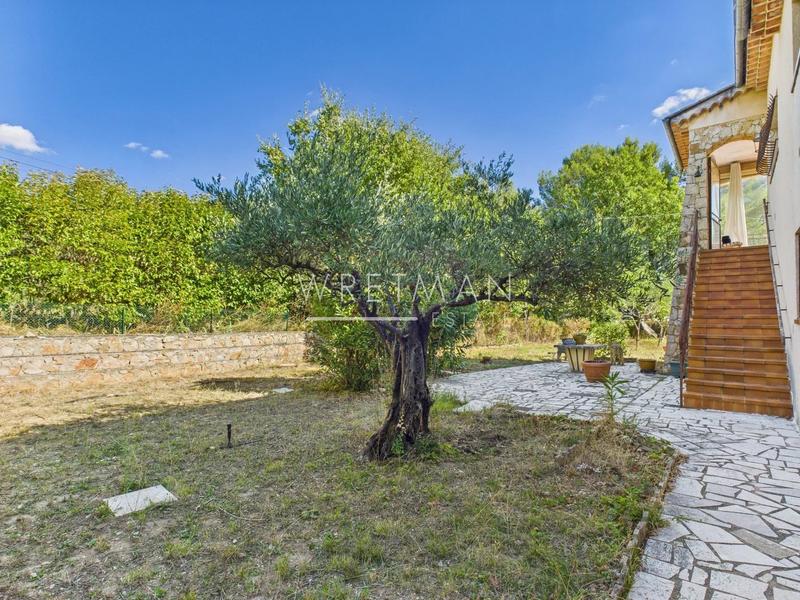 Villa - 192 m² - 8 pièces