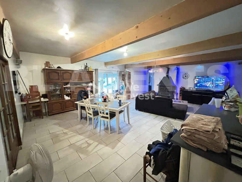 Maison - 250 m² - 8 pièces